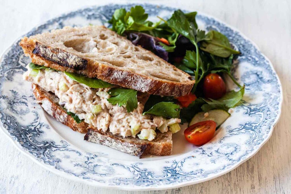 Salad Ikan Tuna yang Segar dan Sehat