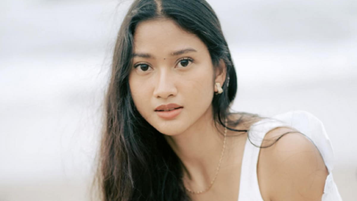 You are currently viewing Siapa Claresta Taufan? Sosok Cantik yang Bikin Netizen Jatuh Hati