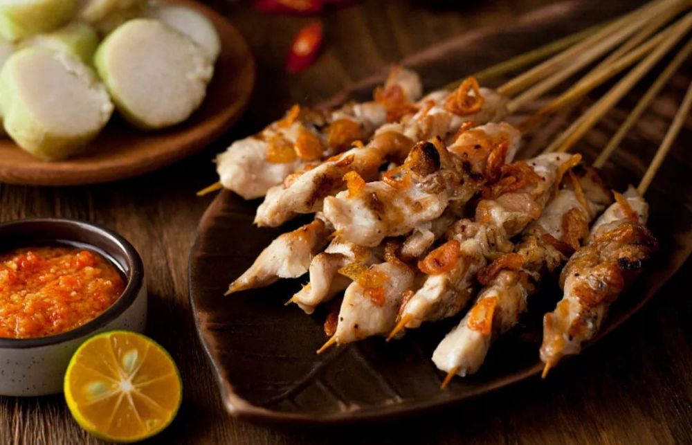You are currently viewing Nikmatnya Sate Taichan: Sensasi Gurih dan Pedas yang Bikin Ketagihan