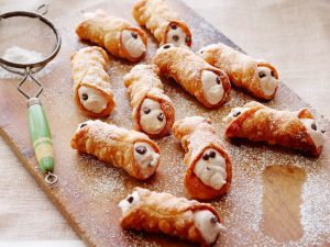 Read more about the article Cannoli: Nikmat Manis dari Italia yang Mendunia