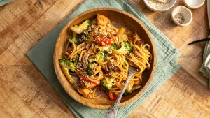 Read more about the article Silky Noodle: Hidangan Khas Korea yang Menggoda Selera dan Penuh Filosofi