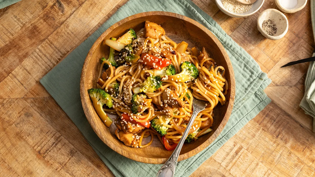 You are currently viewing Silky Noodle: Hidangan Khas Korea yang Menggoda Selera dan Penuh Filosofi