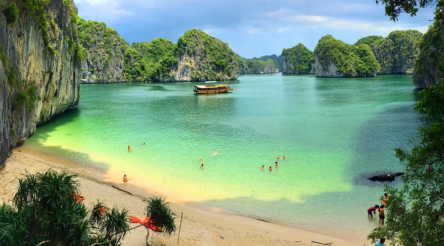You are currently viewing Permata Tersembunyi Vietnam: Panduan Wisata dan Aktivitas Terbaik di Teluk Lan Ha
