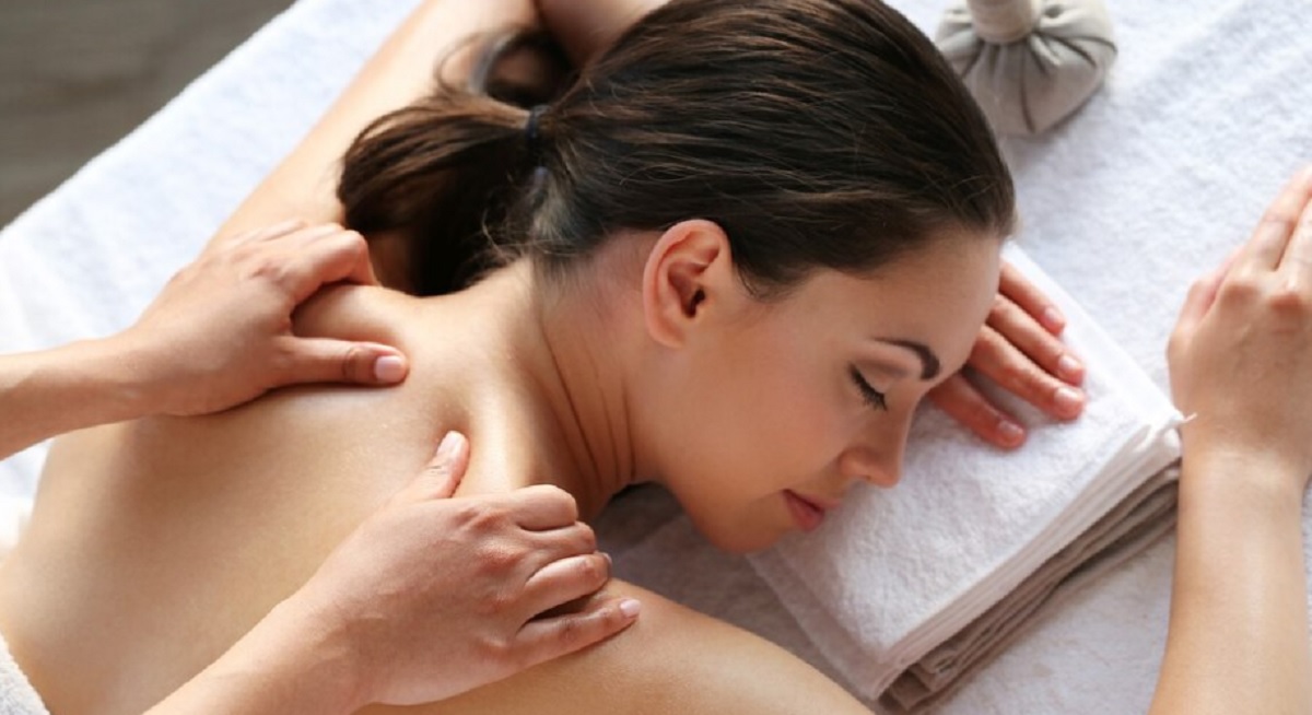 You are currently viewing Pijat Kretek: Rahasia Lega Seketika untuk Tubuh yang Penuh Pegal