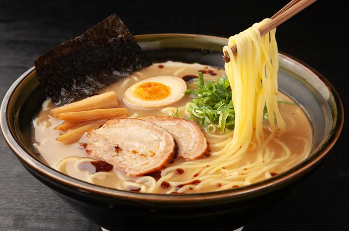 You are currently viewing Ramen Kari: Mi Jepang dan Rempah Hangat yang Bikin Ketagihan