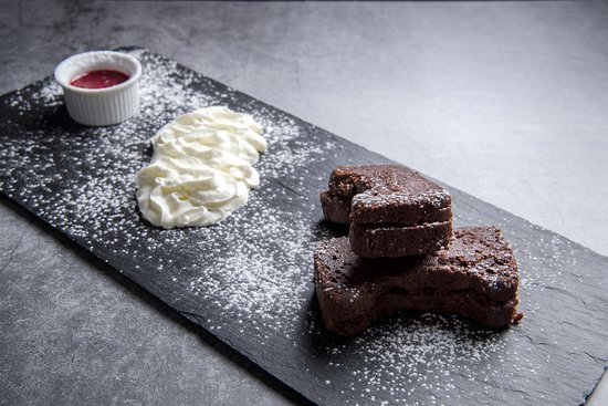 You are currently viewing Brownies Valrhona dan Kisah Rasa yang Membuat Setiap Gigitan Terasa Istimewa