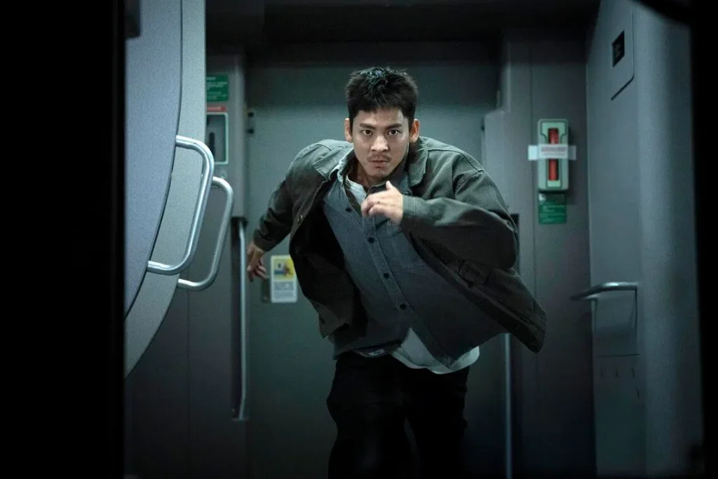 Alur Waktu yang Menjadi Senjata Naratif