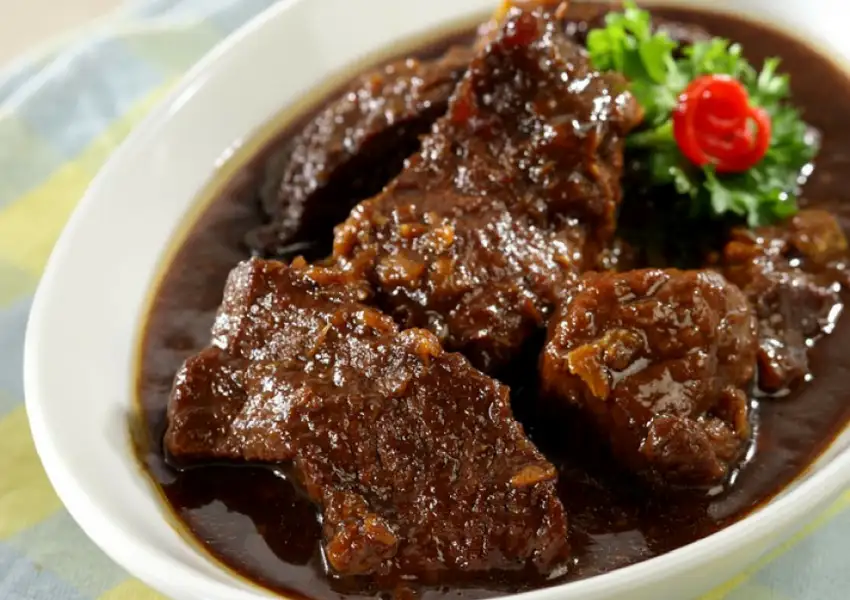 Mengenal Cita Rasa Khas Semur Daging