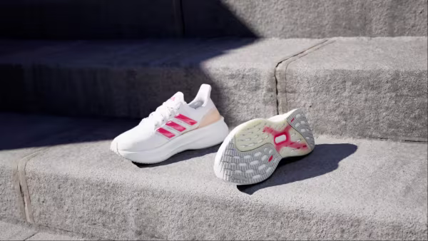 You are currently viewing Adidas Ultraboost 5, Sepatu Nyaman untuk Semua Aktivitas