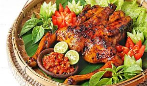 Read more about the article Bakakak Hayam, Kuliner Tradisional dengan Sentuhan Modern