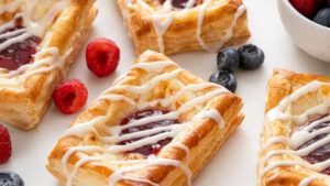 Read more about the article Danish Pastry Buah, Perpaduan Lembut dan Segar yang Selalu Menggugah Selera