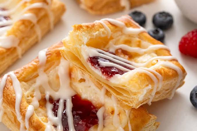 Danish Pastry Buah