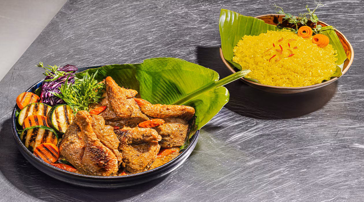 You are currently viewing Ayam Besengek, Sajian Gurih Beraroma Rempah yang Menghidupkan Kenangan Kuliner Nusantara